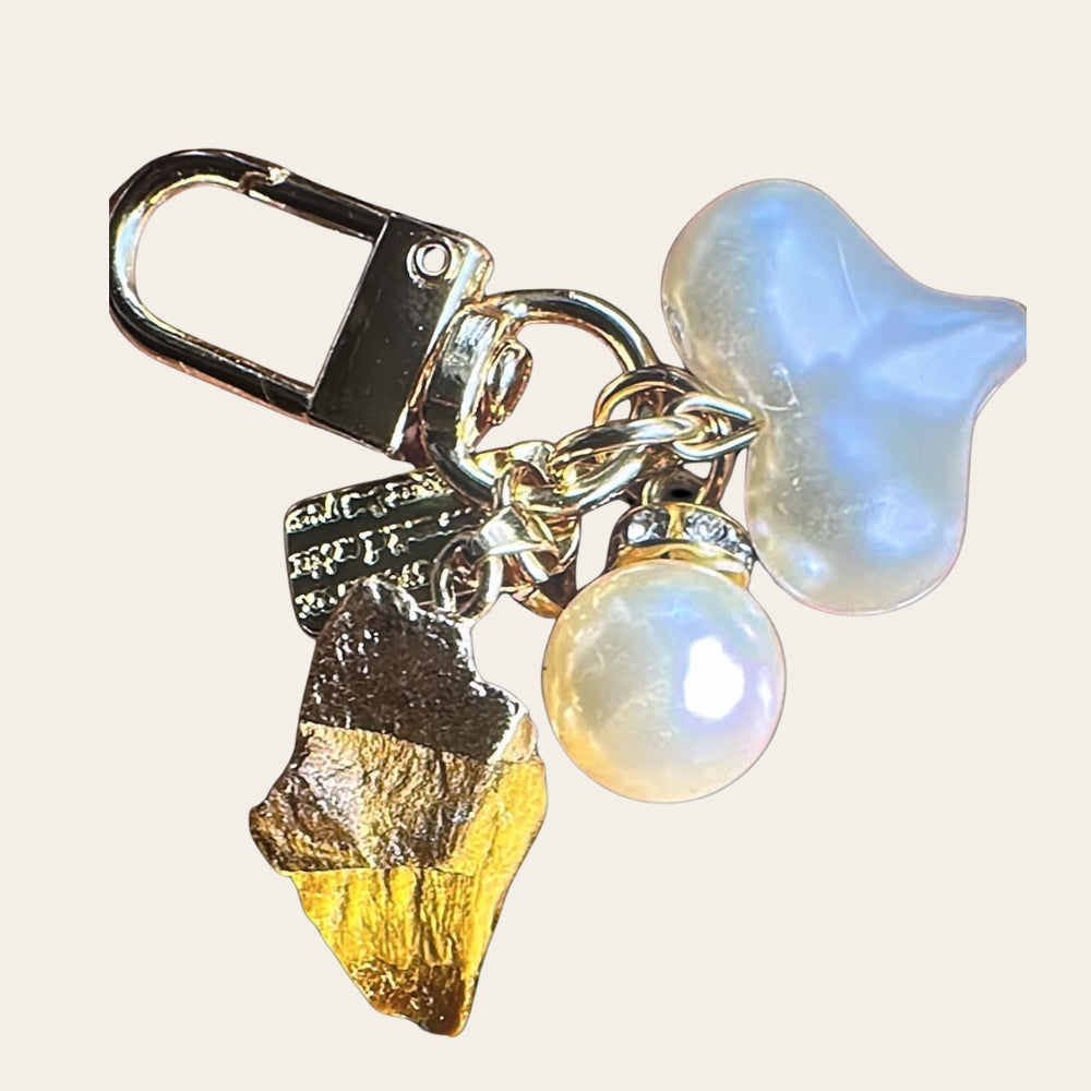 Elegant Keychain with Crystal & Bag Accessory
